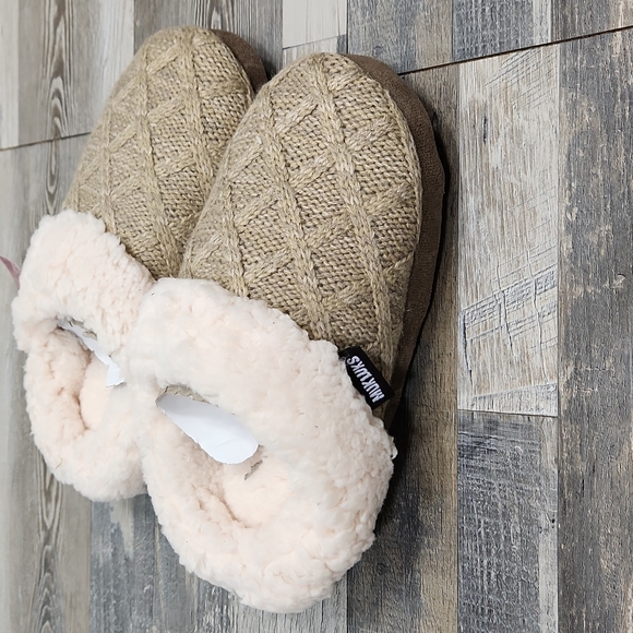 Muk Luks Cozy Slippers - Picture 6 of 10